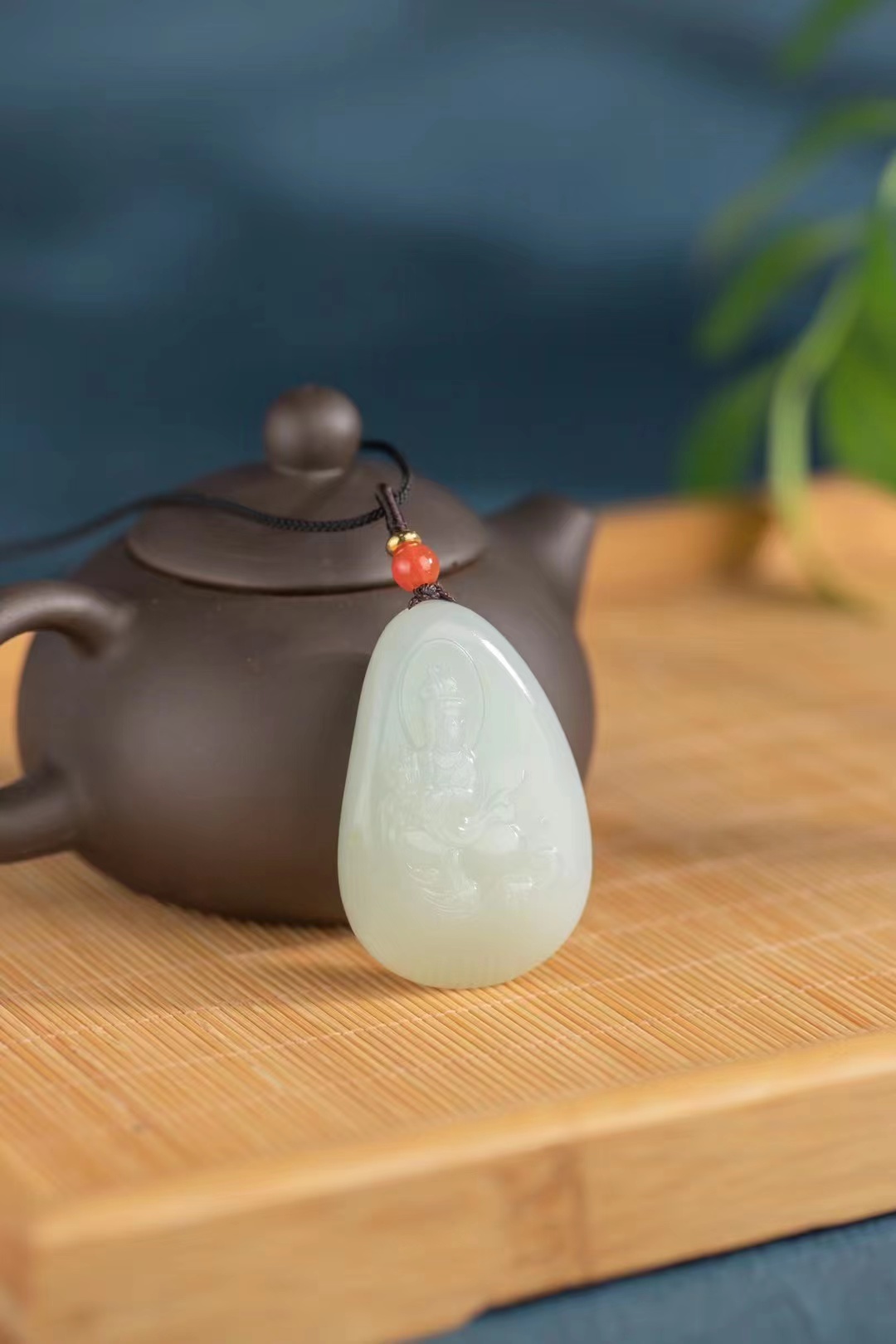 和田玉羊脂白玉观音