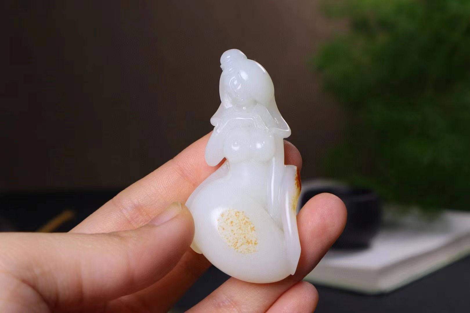 〔遇贵人•羊脂白玉〕