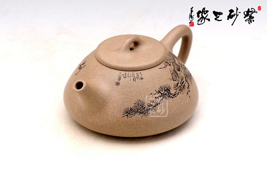 高档作品【石瓢(松鼠)许雷刻绘|名家董亚芳作品_作品库_紫砂之家