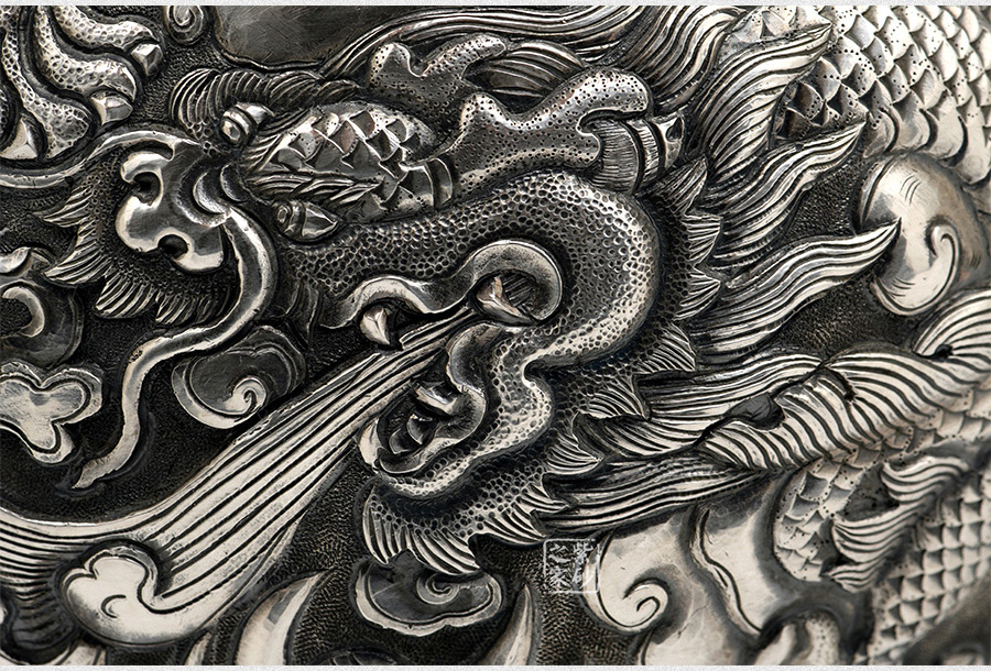 龙纹錾刻银壶直口