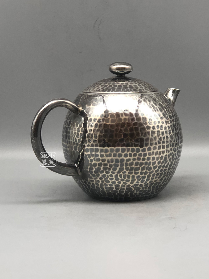 小笠银器一粒珠锤纹壶