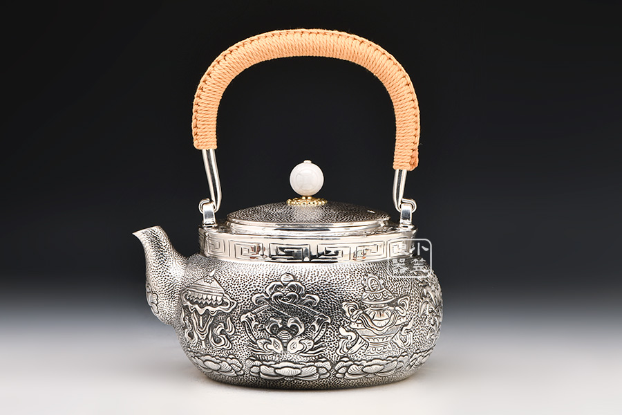 熏银装饰,材质足银999作品描述产地:中国堂口:小笠银器材质:纯银工艺