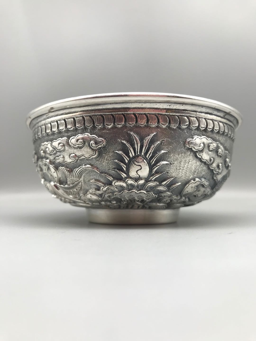 小笠银器 鲤鱼银碗产地:中国堂口:小笠银器材质:纯银工艺:纯手工尺寸