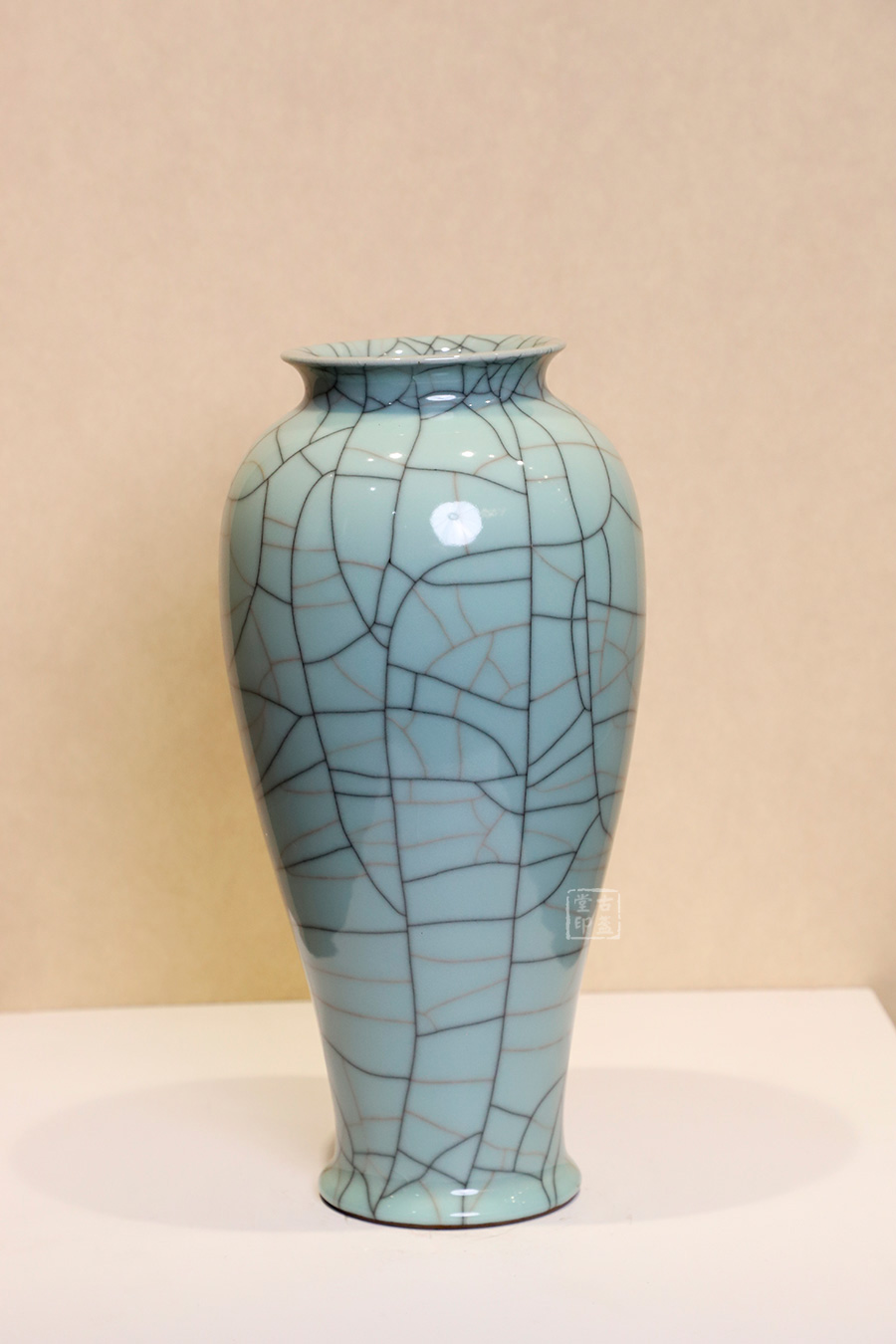 哥窑金丝铁线观音瓶