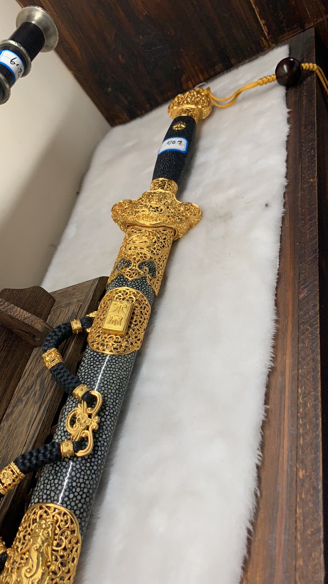 康熙佩剑精炼羽毛纹烧刃黄铜镀24k金鱼皮鞘105cm