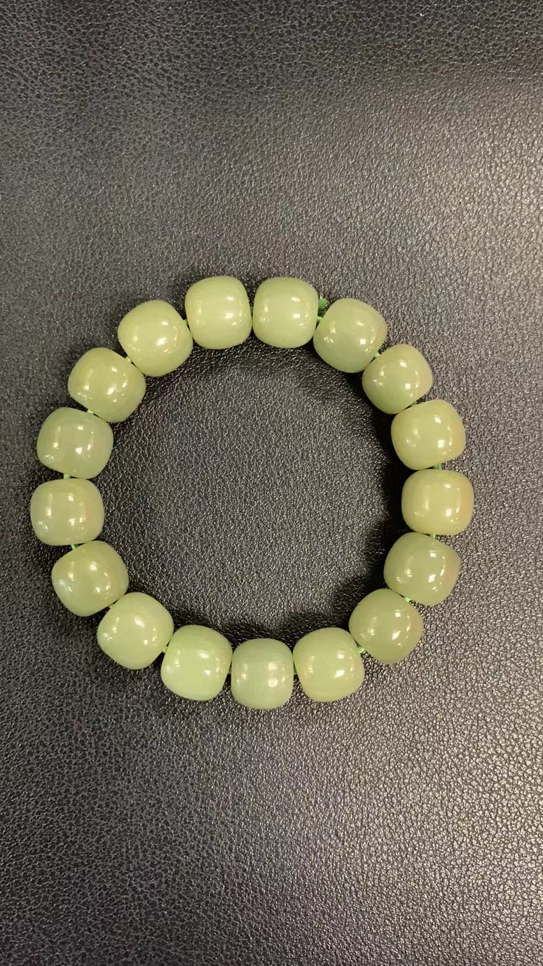 鸭蛋青桶珠手链