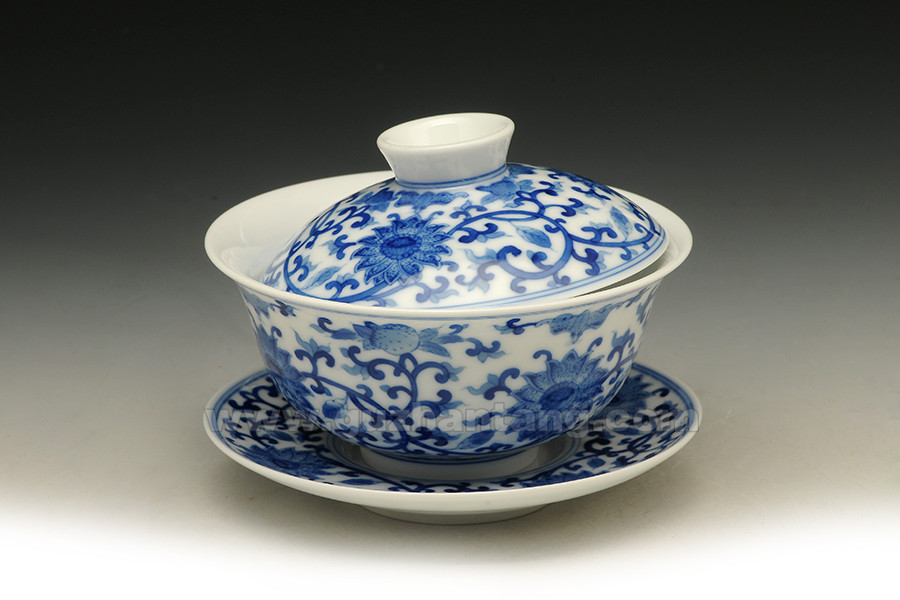 青花瓷盖碗