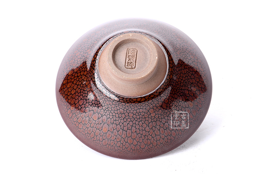 底部: 底部印有底款"陈叶琦"字,建盏名师落款,打上了陈叶琦老师建盏的