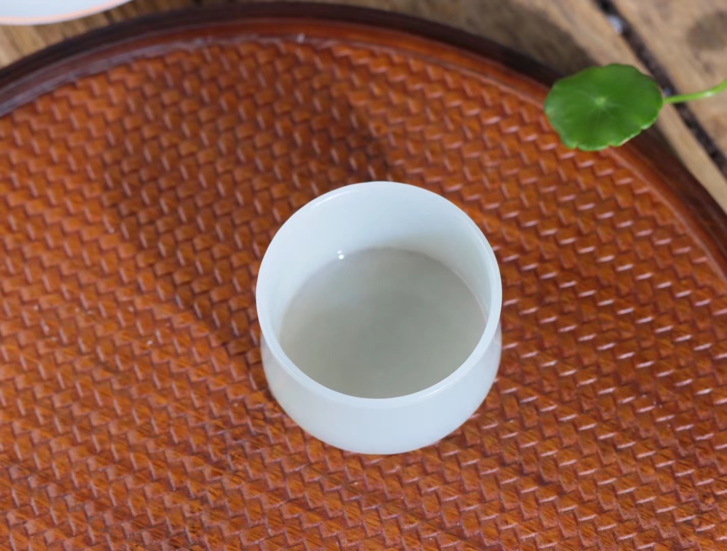 白玉茶杯