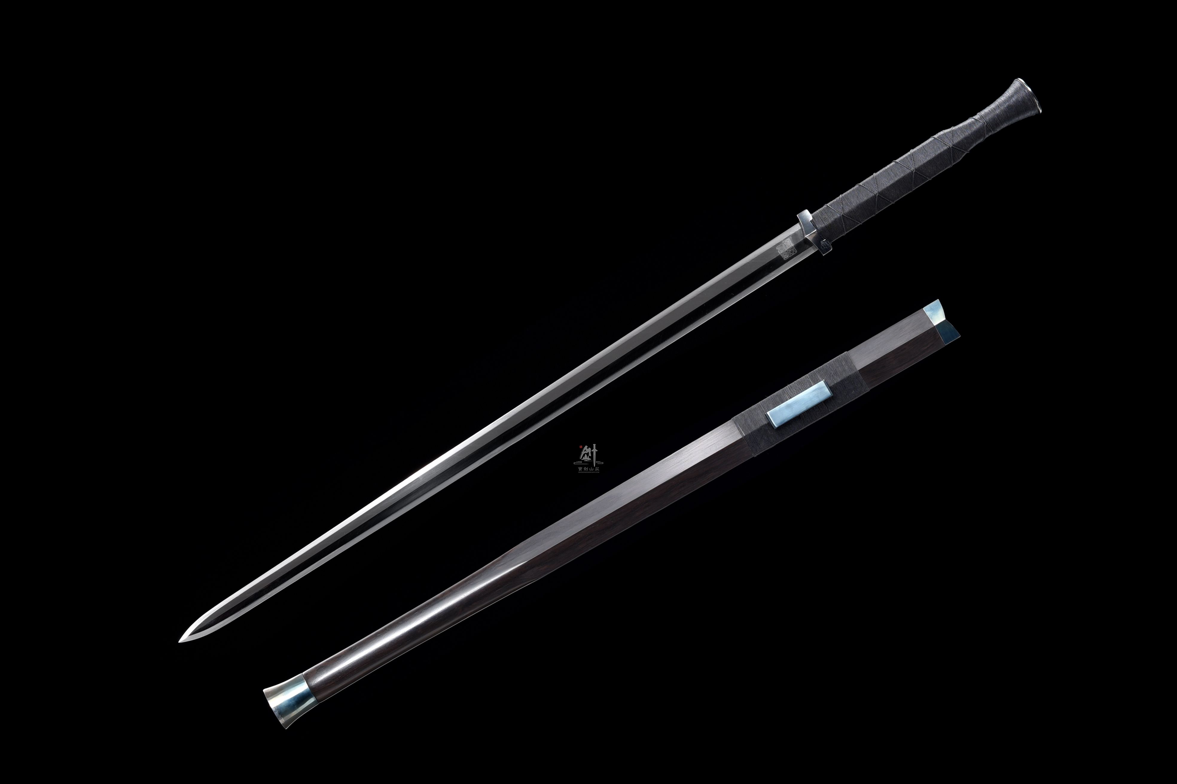 素铁装羽毛纹汉剑