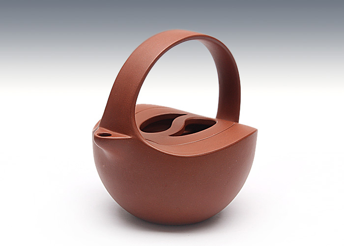 作品展示阴阳太极壶虽没有吕尧臣老师制作的大气和霸气,却不失小巧与