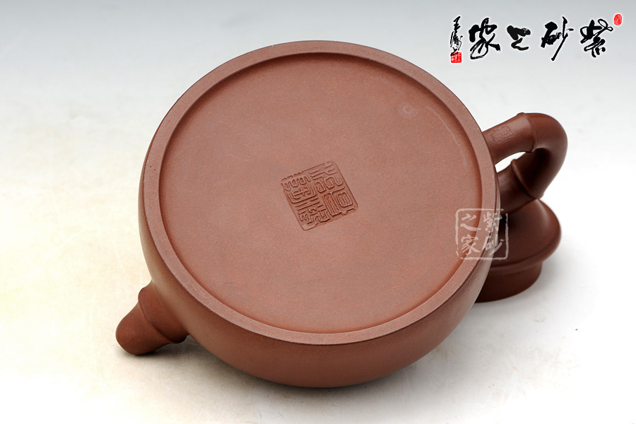 壶身造型匀称至极,壶型端和周正底款作者印章,李昌鸿,中国陶瓷大师
