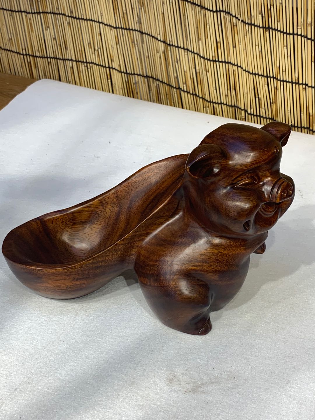小猪红酒架