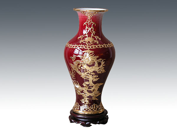 金镶玉鱼尾花瓶