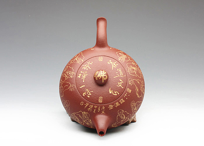 "佛"光闪现,尊贵中显示出中华佛理的博大精深