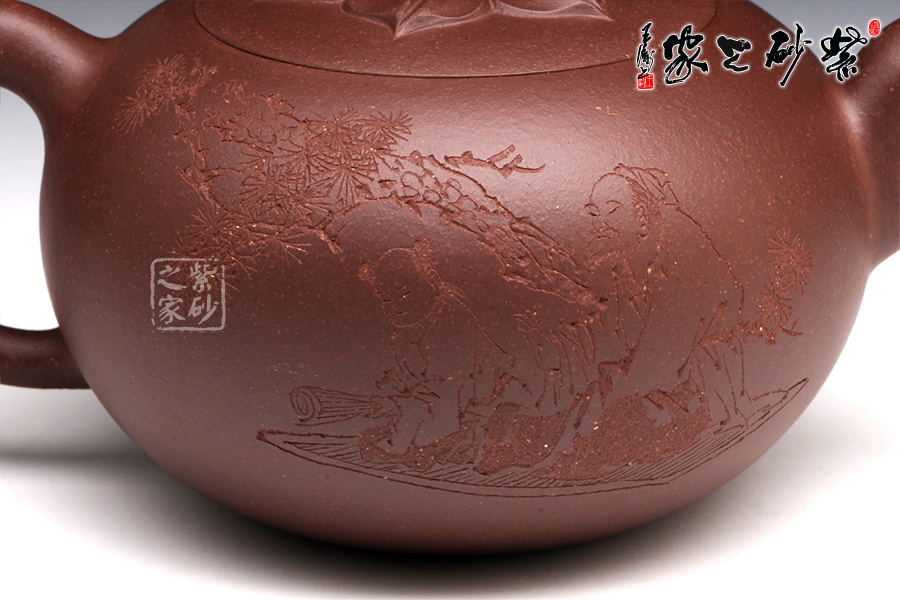 诗词装饰者:周伯其装饰内容: "桃李满天下,雨露遍神州"作品装饰刻绘
