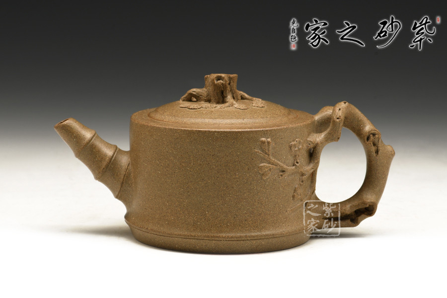 作品描述 徐建光,师从倪顺生,擅长全手工花器制作,作品风格力求华美