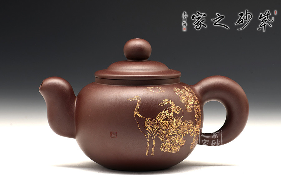 作品详情 松鹤 壶嘴,壶把,壶钮,乘光流素,从空间中展现出博大的胸襟