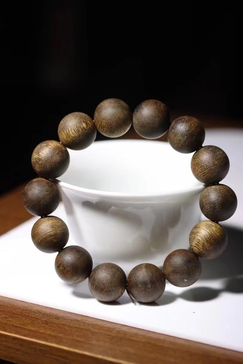 高档作品【莺歌绿奇楠9分沉】|名家香天下手串作品_作品库_紫砂之家
