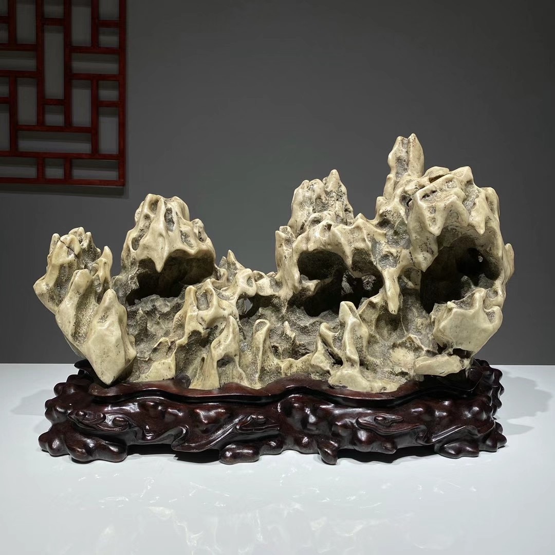 太湖石35×54×29厘米（高宽厚）