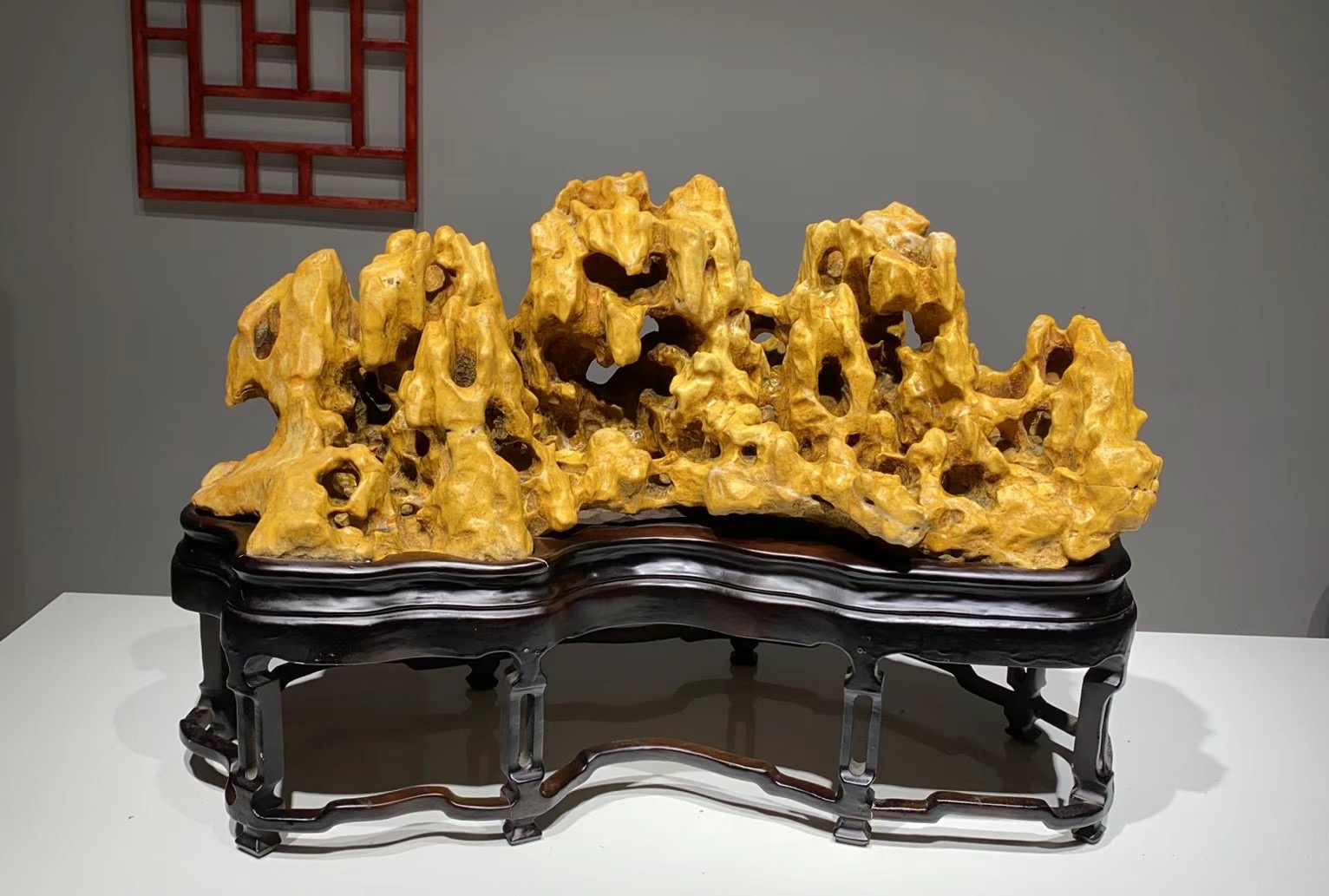 太湖石42×65×31厘米  