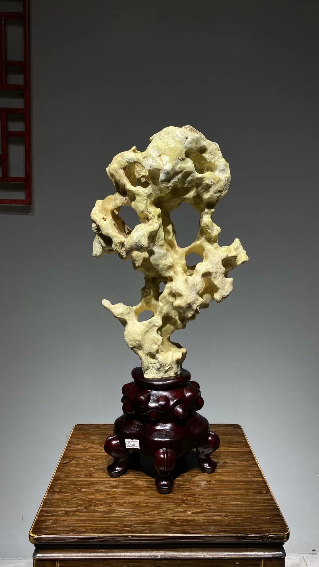 太湖石50×24×15厘米
