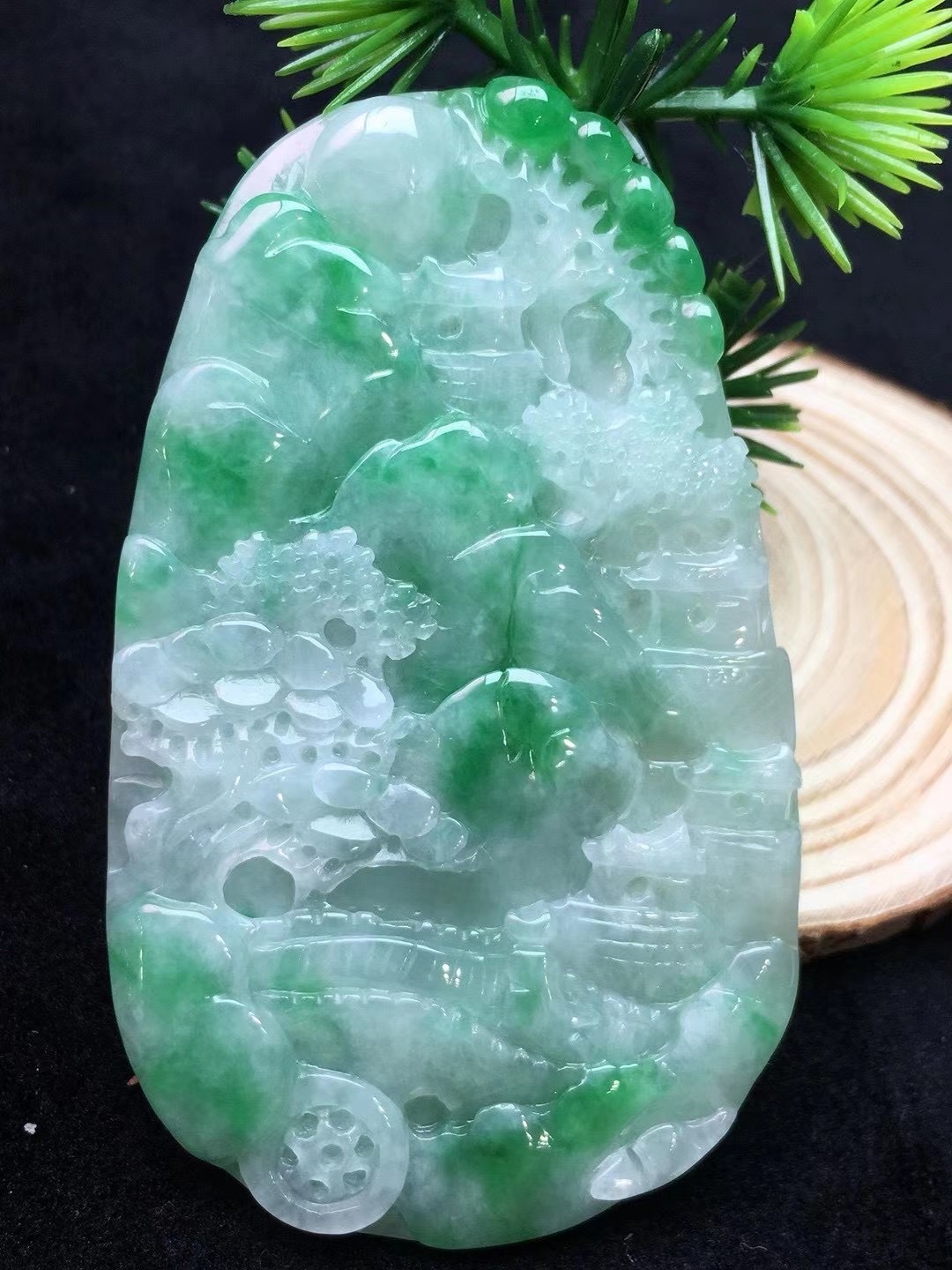 翡翠飘绿山水牌