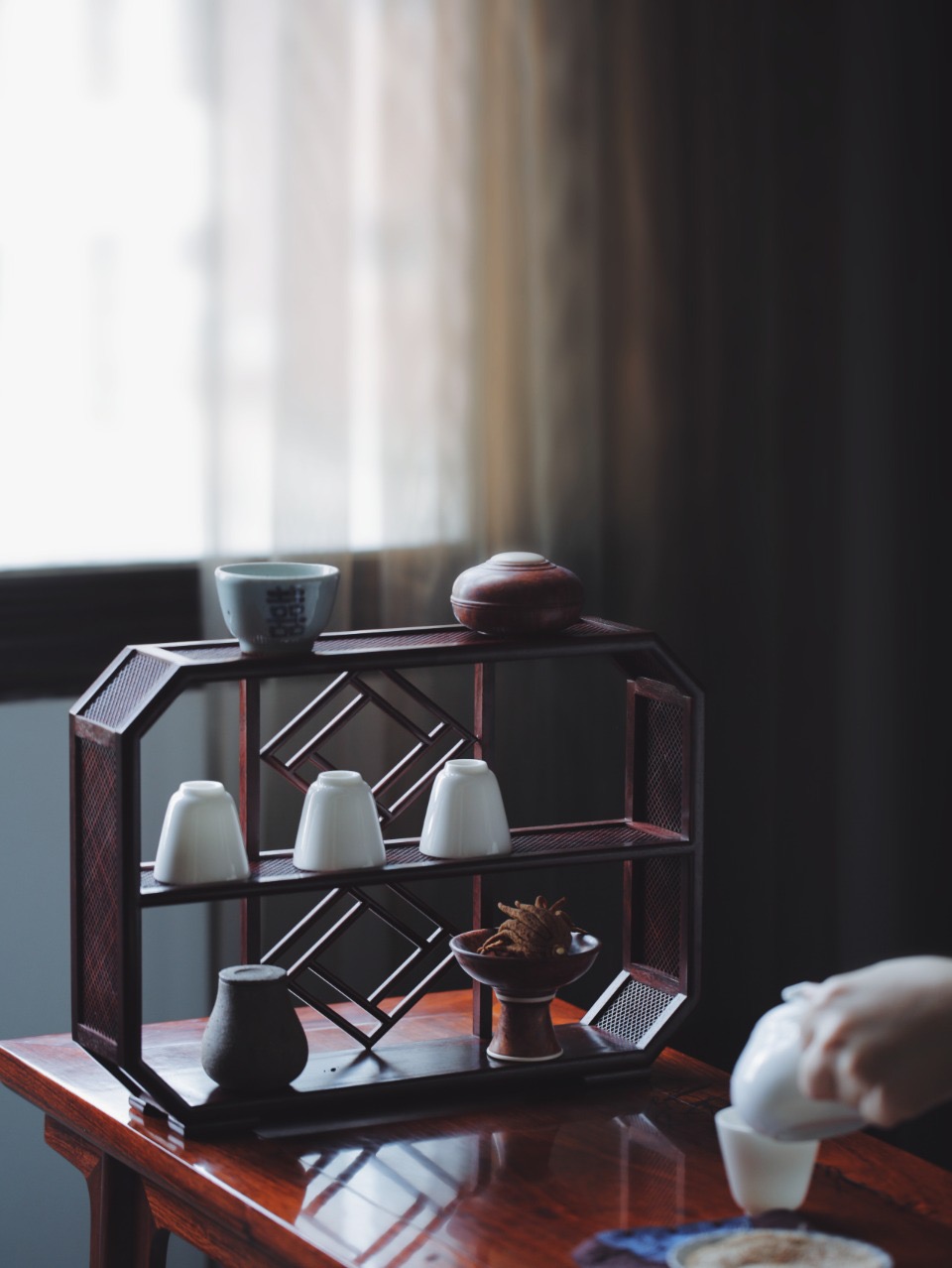 小叶紫檀丨方菱系列·茶边柜