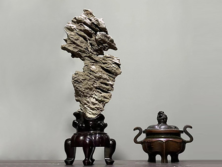 英石长厚高：11×8×30cm