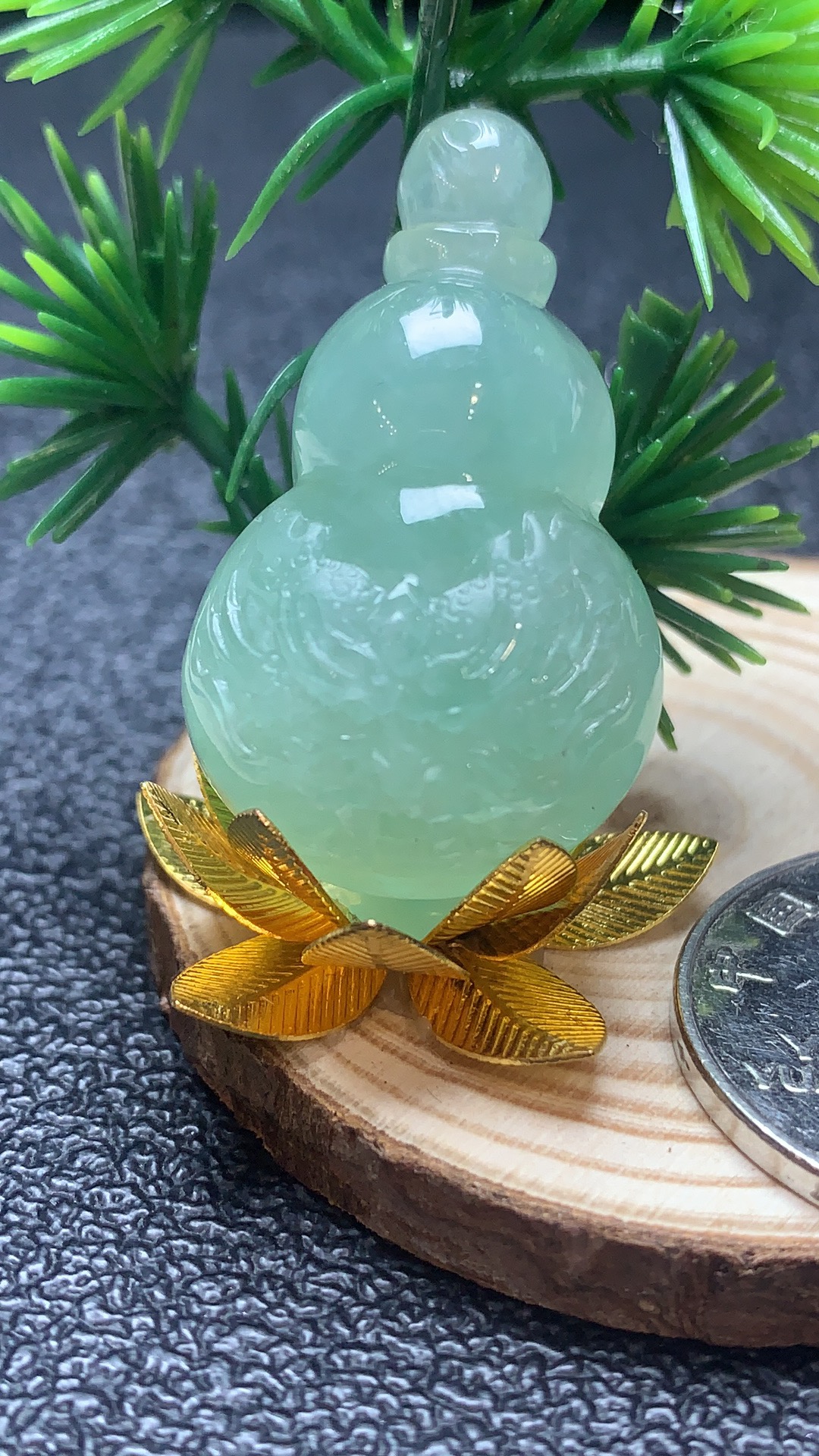 翡翠玉雕葫芦挂坠