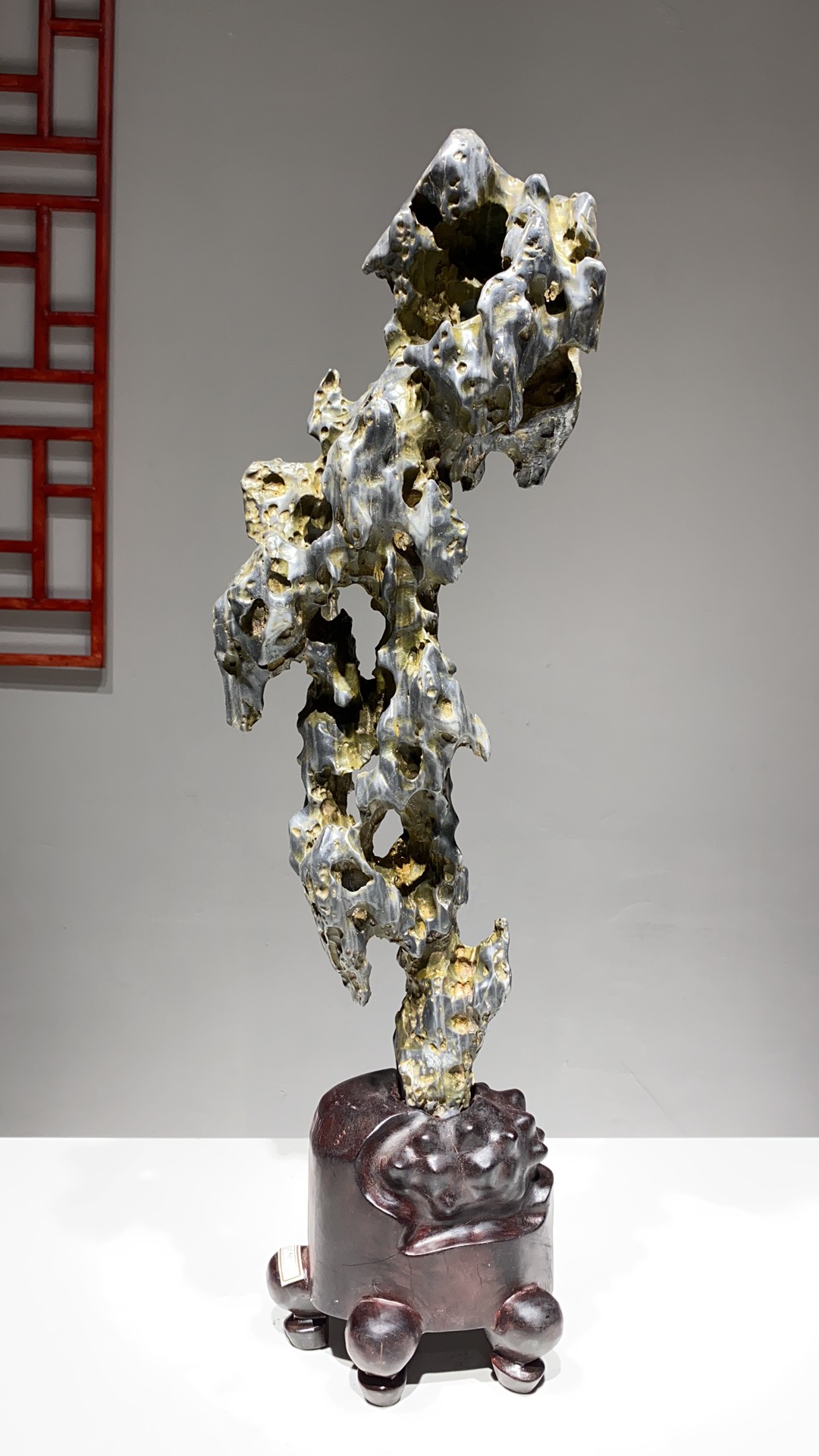 太湖石60×19×12厘米