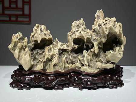 太湖石：35×54×29厘米