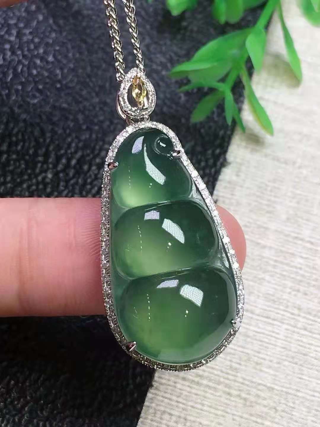 18k金镶冰种满色福豆