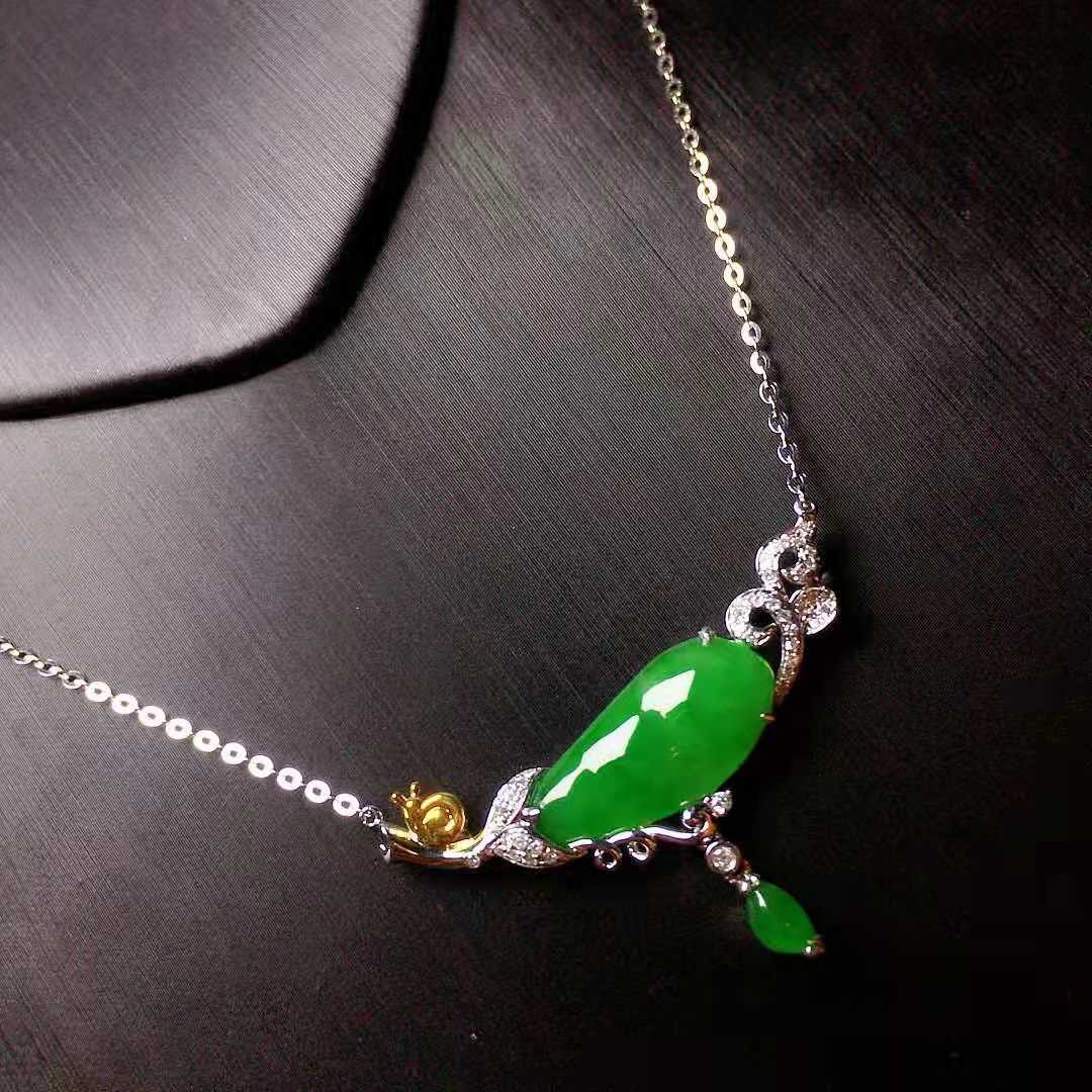 正浓辣绿福豆锁骨链