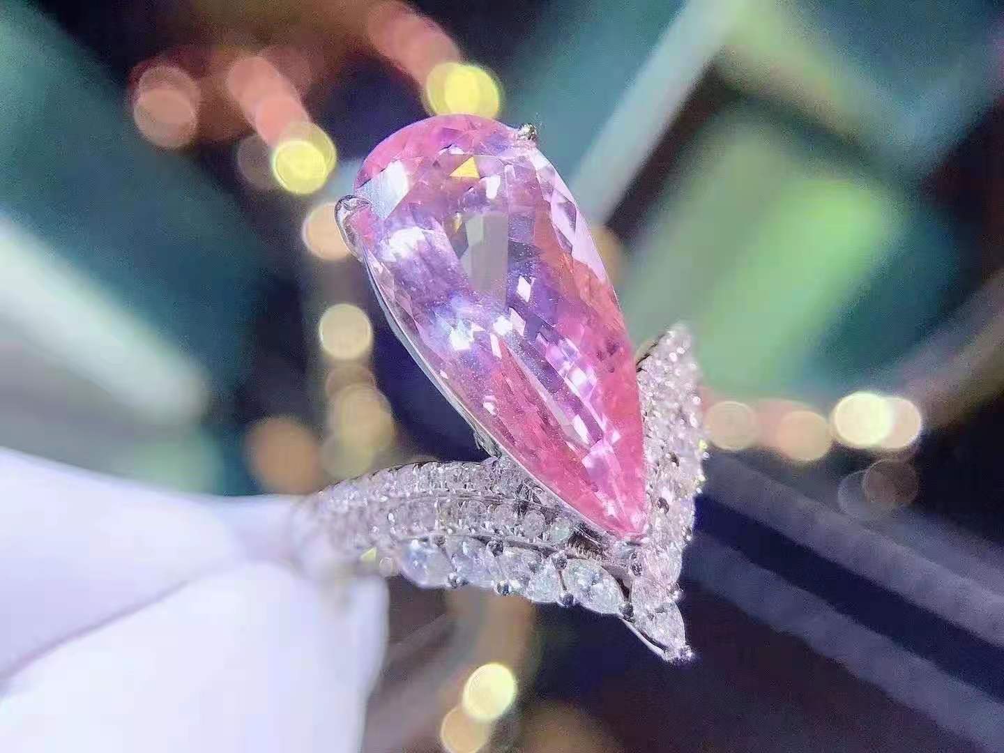 天然樱花粉摩根石戒指