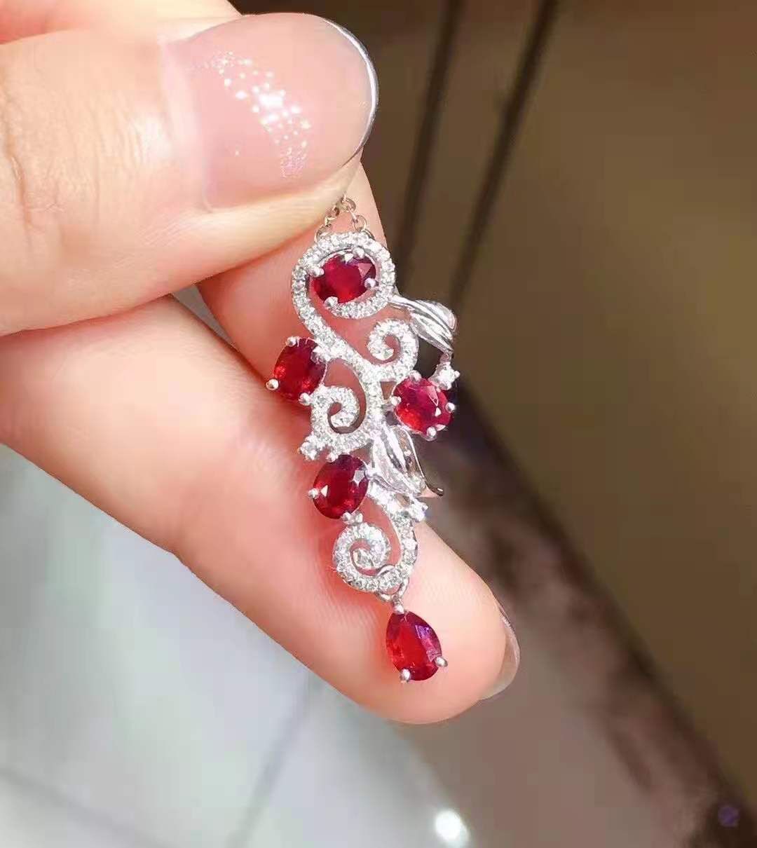 无烧红宝石鸽血红18k金吊坠