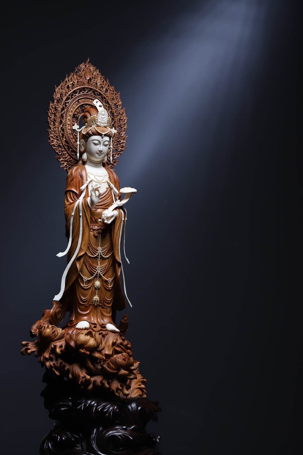 如意观音老山檀镶嵌