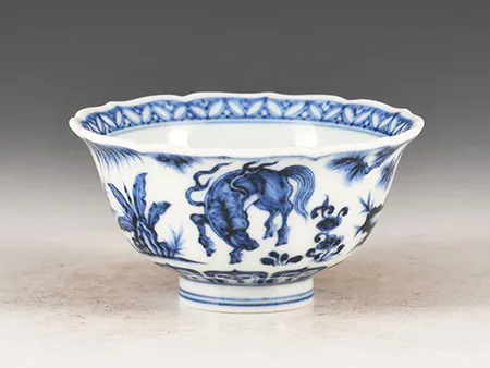 青花元马葵口杯