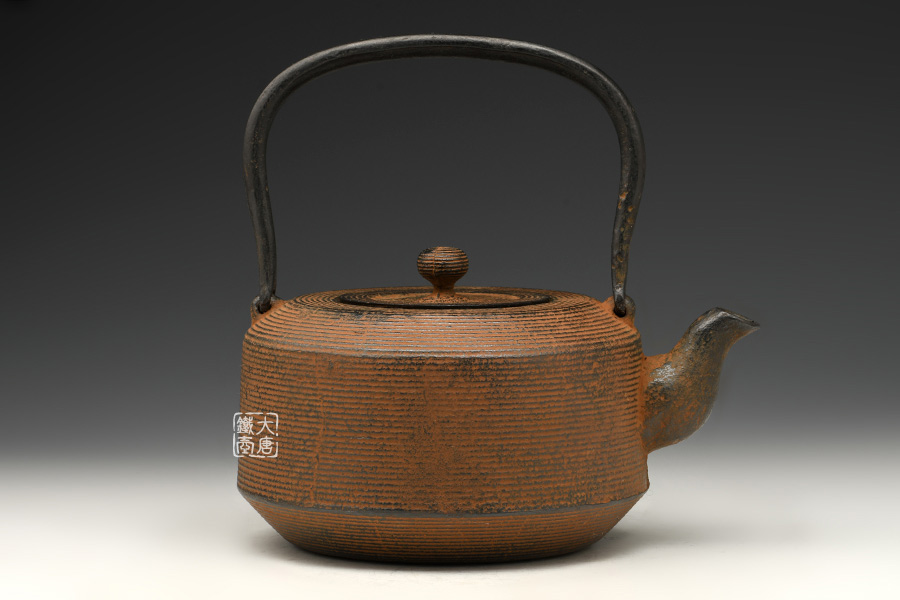 南部铁器传统工艺士菊池真吾:专注铁器制作五十年__大唐铁壶