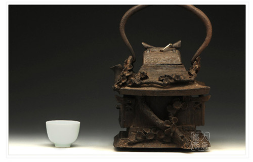 痴迷于中国文化的日本铁壶名家：上田照房__大唐铁壶