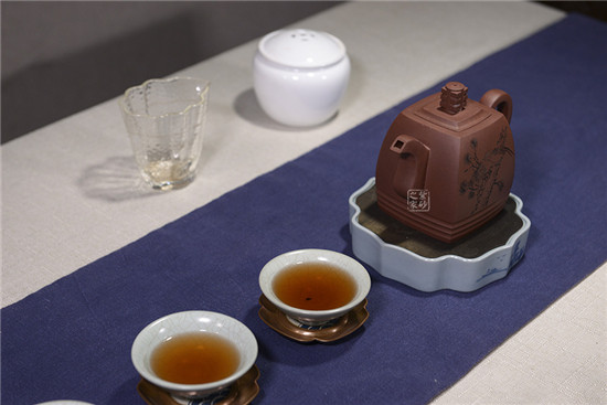 青玉四方（李昌鸿书）.jpg