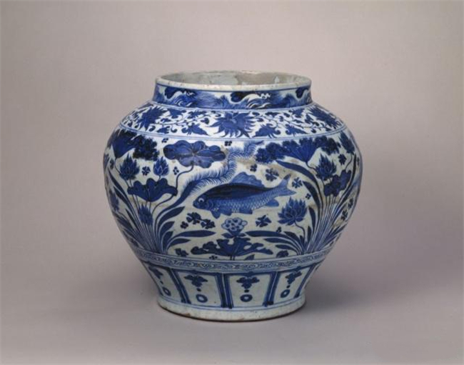 元·青花鱼莲纹罐丨北京故宫博物院.jpg