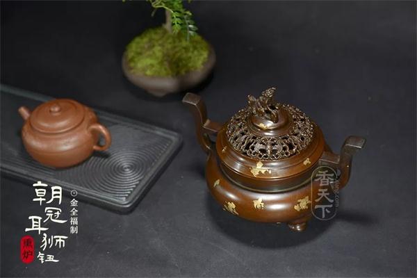 鉴赏丨金全福朝冠耳狮钮熏炉