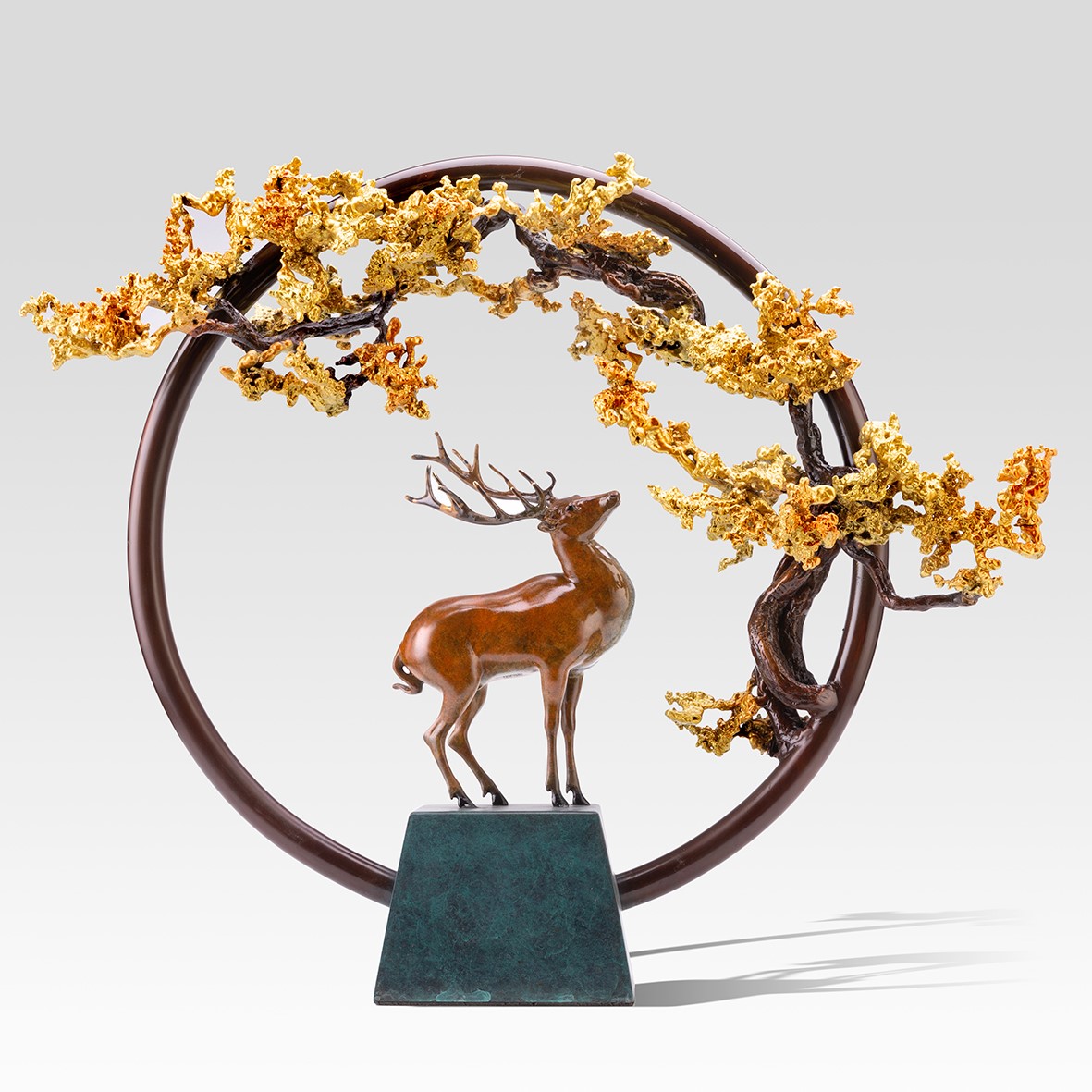 匠心独运铜摆件现代轻奢极简风